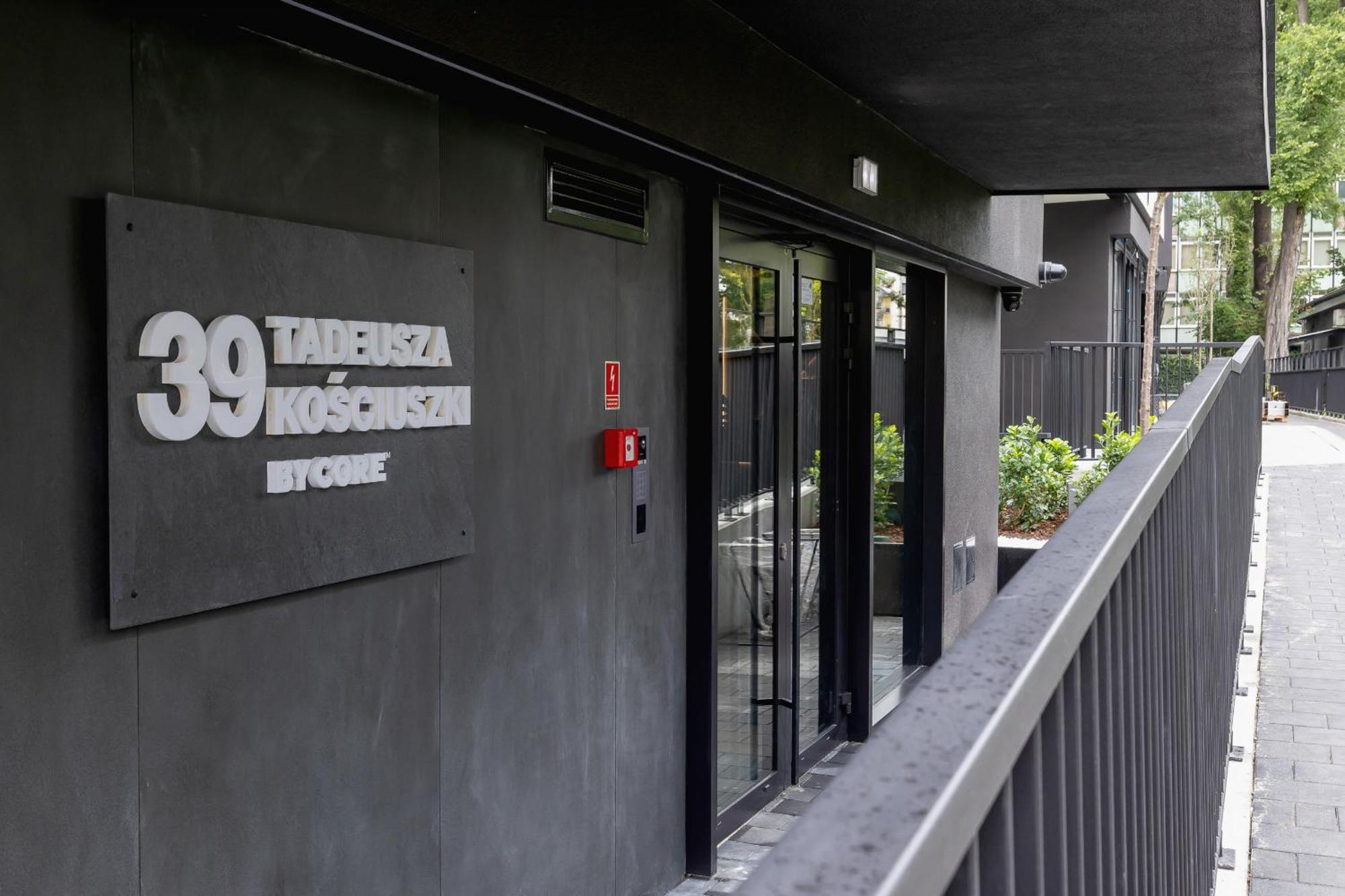 Lux Apartments Kosciuszki 39 With Parking By Renters Prestige Cracovia Esterno foto
